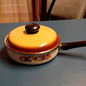 Floral Enamel Pan with Yellow Lid